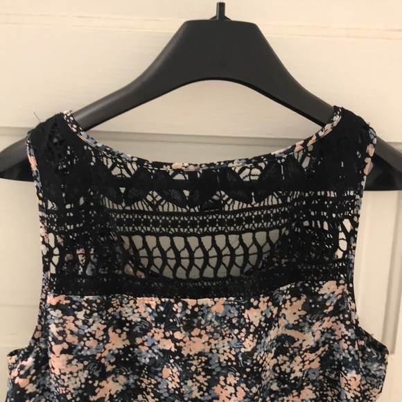 TORRID TOP - Picture 3 of 4